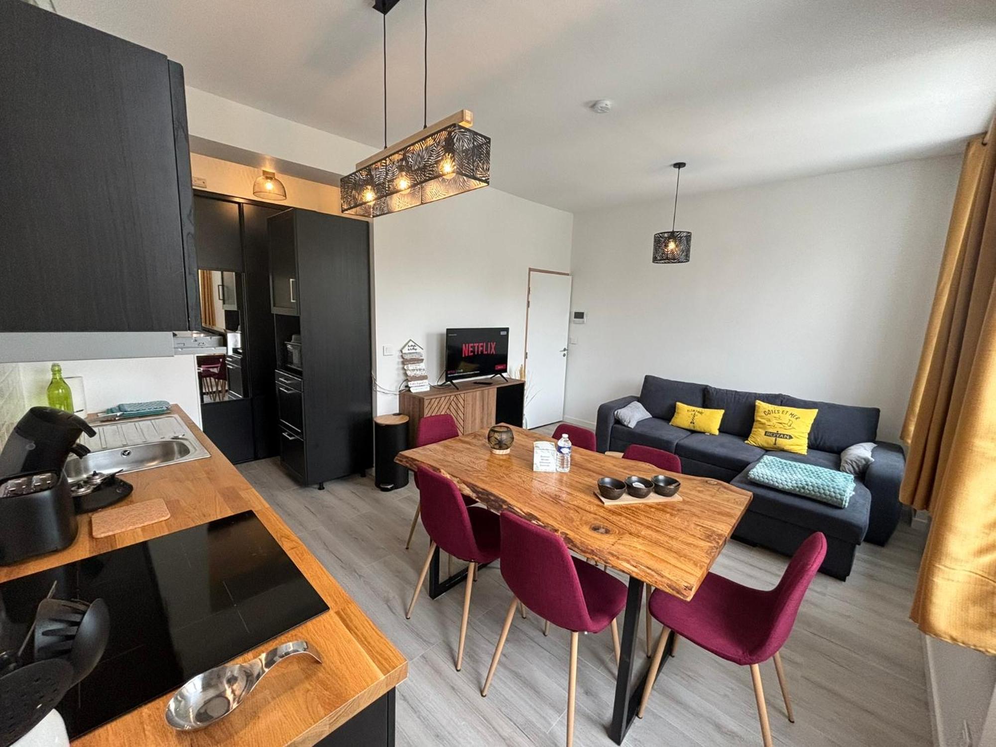 Au Coeur Du Marche, Appartement Confort, Centre-Ville Royan Eksteriør bilde